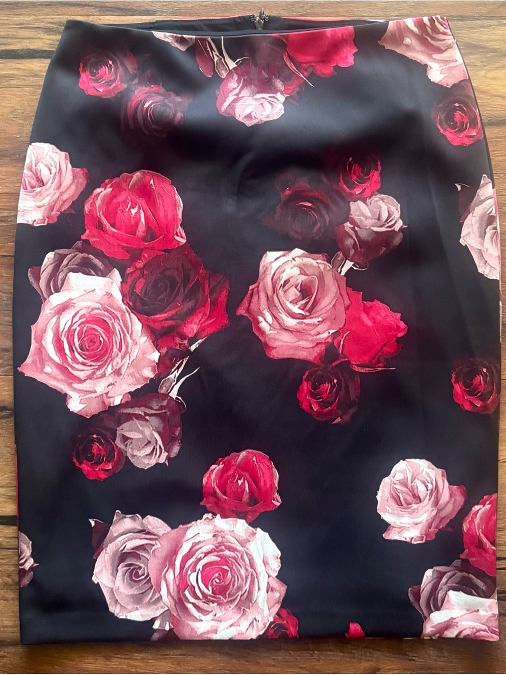 White House Black Market Black Pencil Skirt with Pink & Red Rose Print